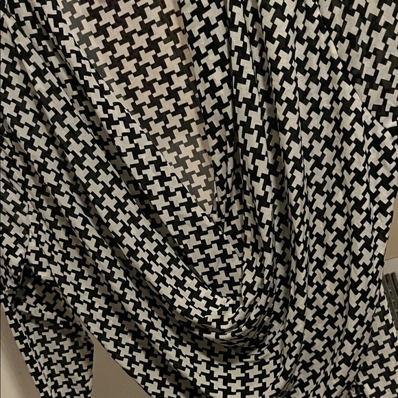 Black and White Women's Blouse - Picture 2 of 4